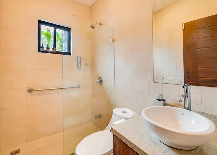 Сasa de vacaciones Modern + Spacious W/ Private Pool