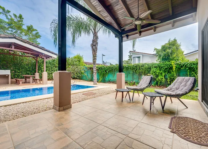 Modern + Spacious W/ Private Pool