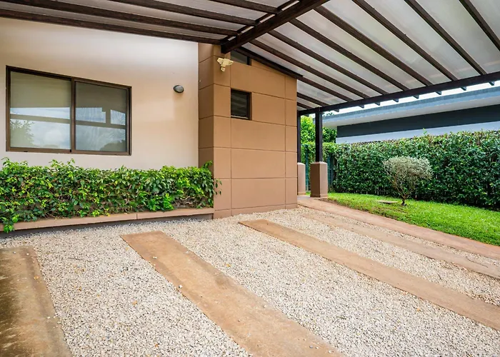 Modern + Spacious W/ Private Pool Hébergement de vacances Tamarindo